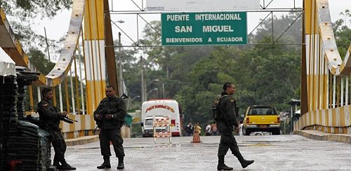 Un niño ecuatoriano grave y varios heridos en atentado en la frontera con Colombia