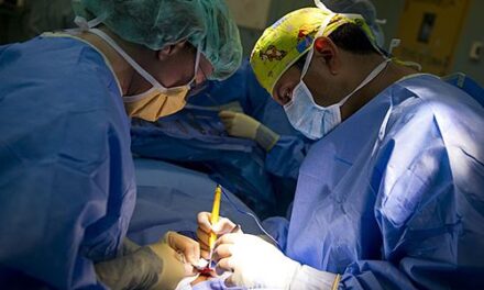 Hospital Baca Ortiz realizó trasplantes de riñón a dos niños
