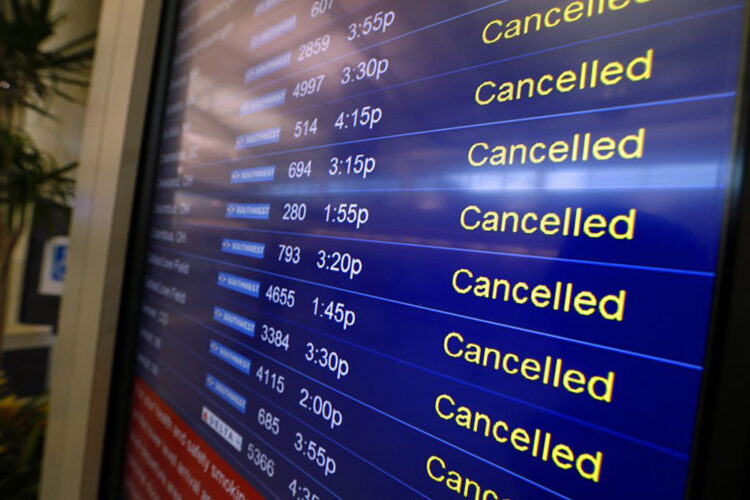 Aerolíneas estadounidenses cancelan miles de vuelos por Ómicron