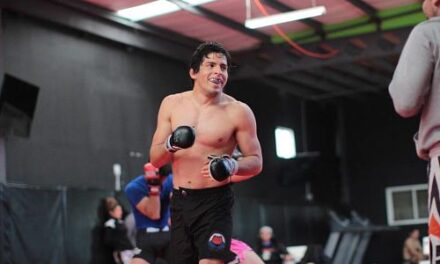 Un Campeón ecuatoriano en peso gallo en la UWC