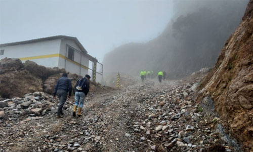 28 personas rescatadas de ataque armado en concesión minera de Pucará, Azuay
