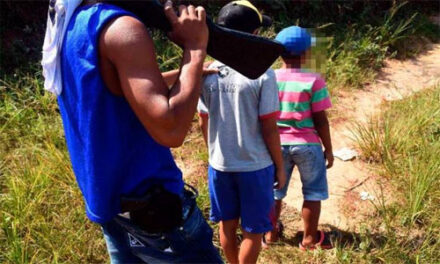 Guerrilla colombiana convirtió pueblo en centro de entrenamiento de niños