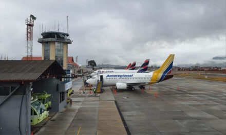 Mal clima paraliza aeropuerto de Cuenca