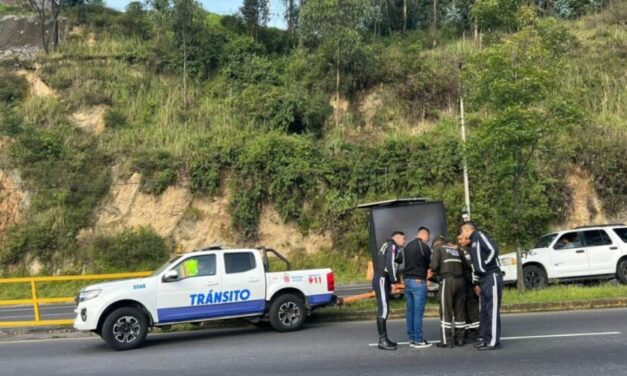 Estará cerrada en un tramo la Av. Simón Bolívar en Quito.