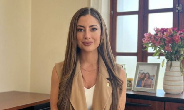 La asambleísta Lucía Jaramillo respondió a una carta del Partido Social Cristiano, que la invitó a dejar sus filas tras su abstención en la votación final de la ley que permite el alza del IVA.