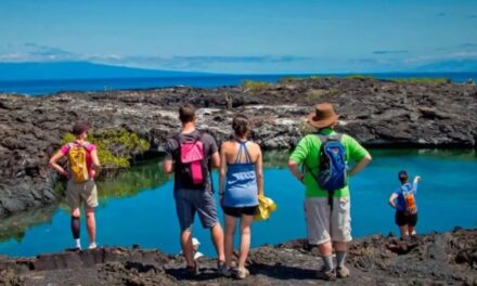 A pesar de la erupción del volcán en Galápagos, no es una amenaza para el turismo