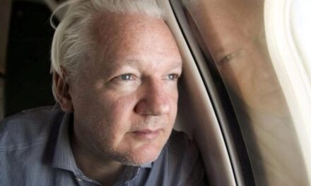 Assange, comparecerá el miércoles en territorio estadounidense en el Pacífico.