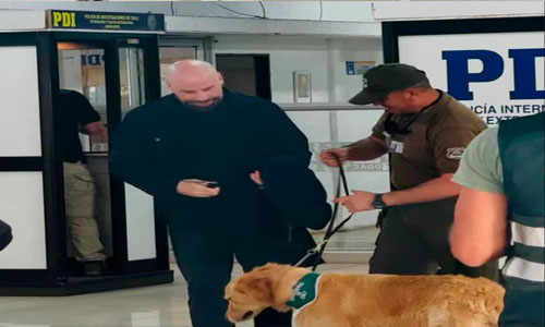 Travolta isla pascua